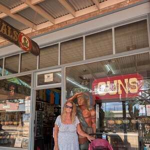 Meet your Posher, Carla